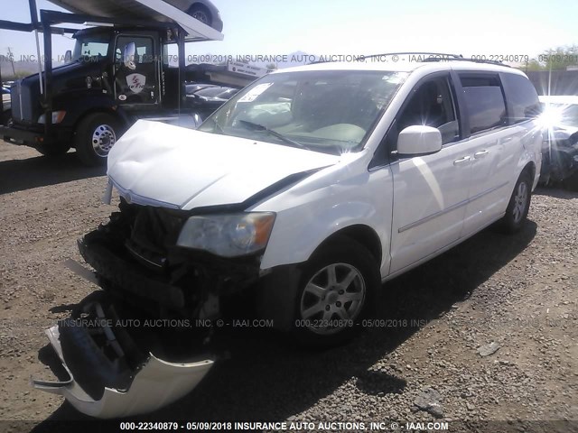 2A4RR5D12AR221677 - 2010 CHRYSLER TOWN & COUNTRY TOURING WHITE photo 2