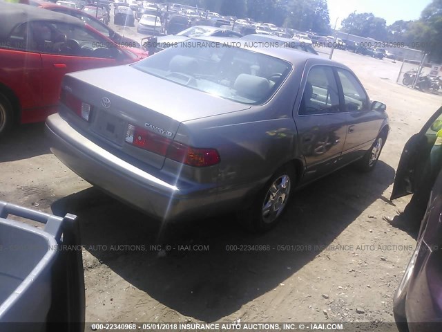 4T1BG22K1YU630785 - 2000 TOYOTA CAMRY CE/LE/XLE GRAY photo 4