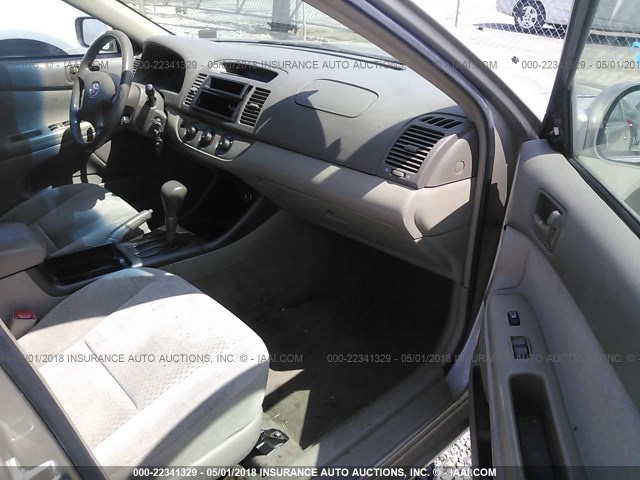 4T1BE32K84U910919 - 2004 TOYOTA CAMRY LE/XLE/SE TAN photo 5