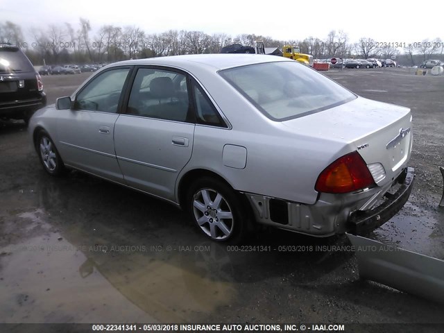 4T1BF28B9YU056821 - 2000 TOYOTA AVALON XL/XLS SILVER photo 3