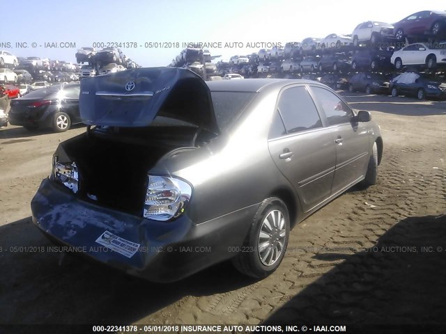 JTDBE32KX20114326 - 2002 TOYOTA CAMRY LE/XLE/SE GRAY photo 4