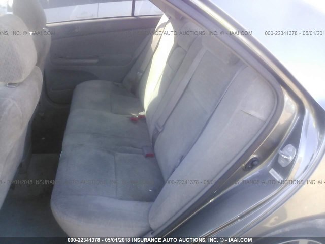 JTDBE32KX20114326 - 2002 TOYOTA CAMRY LE/XLE/SE ნაცრისფერი ფოტო 8