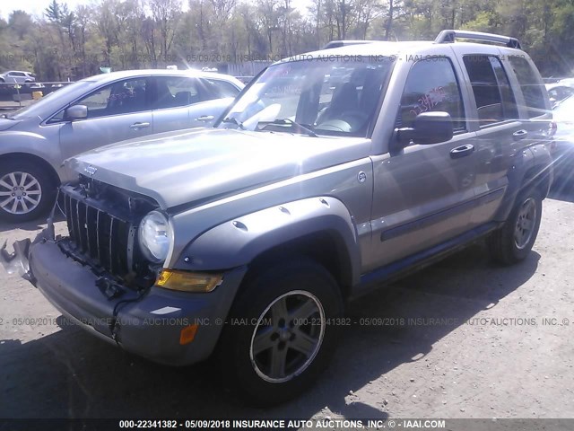 1J4GL38K65W522689 - 2005 JEEP LIBERTY RENEGADE GRAY photo 2