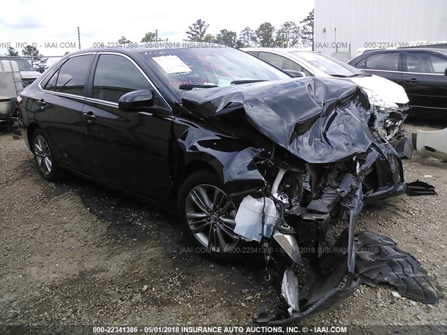 4T1BF1FK9GU138317 - 2016 TOYOTA CAMRY LE/XLE/SE/XSE GRAY photo 1