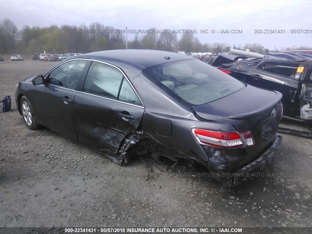 4T1BF3EK1BU203764 - 2011 TOYOTA CAMRY SE/LE/XLE GRAY photo 3