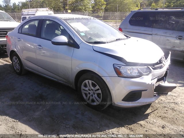 1G1JB5SH7H4157214 - 2017 CHEVROLET SONIC LS 银色 照片 1