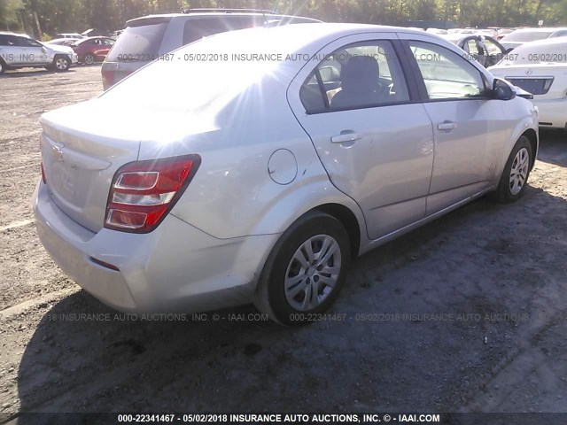 1G1JB5SH7H4157214 - 2017 CHEVROLET SONIC LS 银色 照片 4
