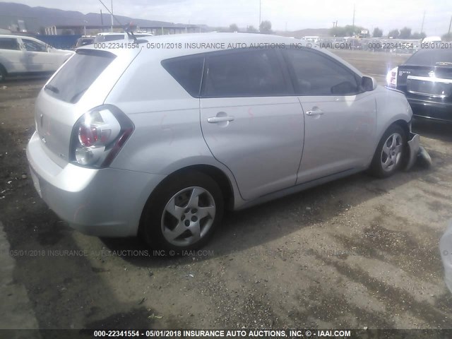 5Y2SP6E87AZ406604 - 2010 PONTIAC VIBE SILVER photo 4