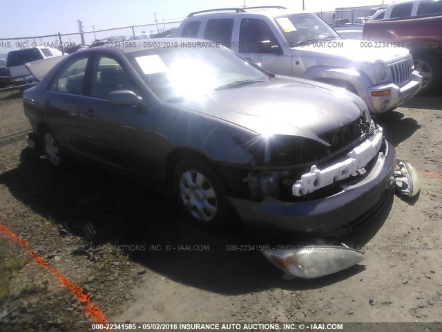 JTDBE32K030161513 - 2003 TOYOTA CAMRY LE/XLE GRAY photo 1