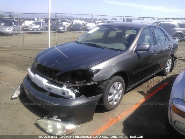 JTDBE32K030161513 - 2003 TOYOTA CAMRY LE/XLE GRAY photo 2