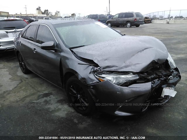 4T1BF1FK5FU040271 - 2015 TOYOTA CAMRY LE/XLE/SE/XSE 灰色 照片 1