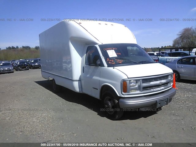 1GBJG31R521100434 - 2002 CHEVROLET EXPRESS G3500  WHITE photo 1