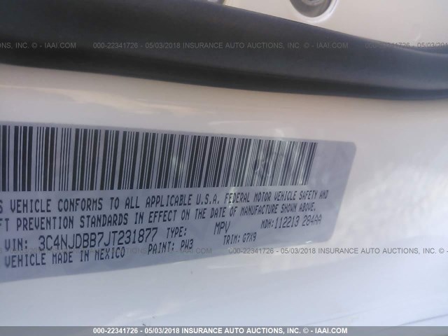 3C4NJDBB7JT231877 - 2018 JEEP COMPASS LATITUDE Weiß Foto 9