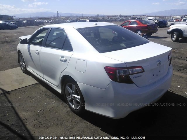 4T1BF1FK8CU503712 - 2012 TOYOTA CAMRY SE/LE/XLE 白色 照片 3