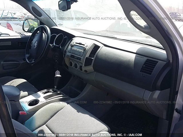 3TMLU4ENXAM045233 - 2010 TOYOTA TACOMA DOUBLE CAB ვერცხლისფერი ფოტო 5