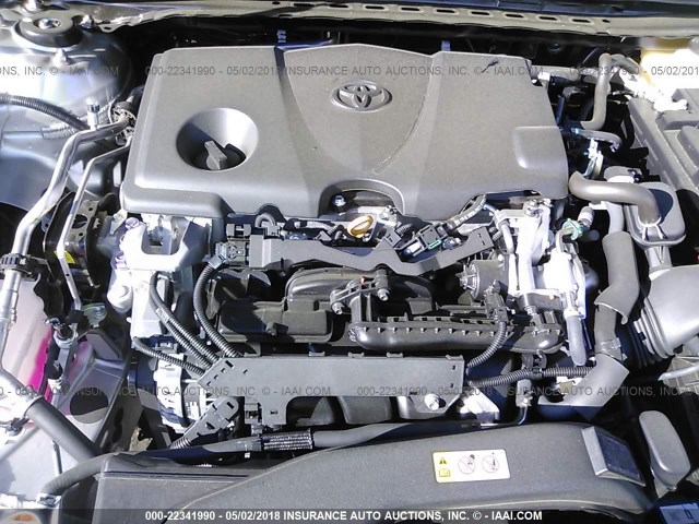 4T1B11HK1JU061641 - 2018 TOYOTA CAMRY L/LE/XLE/SE/XSE SILVER photo 10