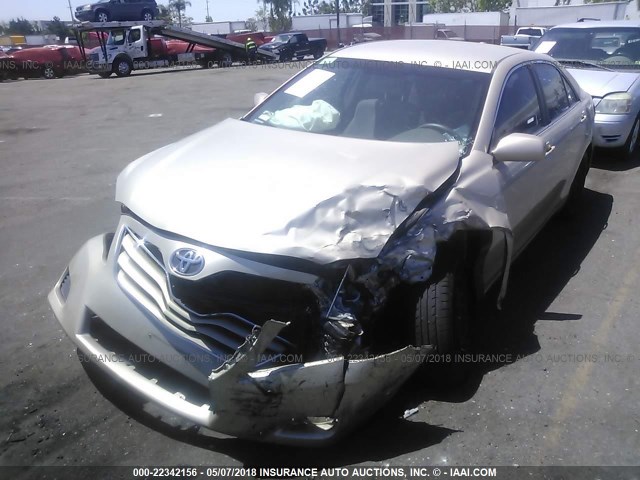 4T4BF3EK4BR091564 - 2011 TOYOTA CAMRY SE/LE/XLE GOLD photo 2