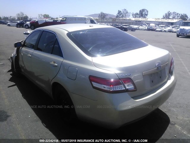4T4BF3EK4BR091564 - 2011 TOYOTA CAMRY SE/LE/XLE GOLD photo 3