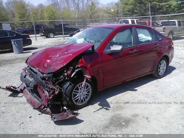 1FAHP35N09W246275 - 2009 FORD FOCUS SE RED photo 2