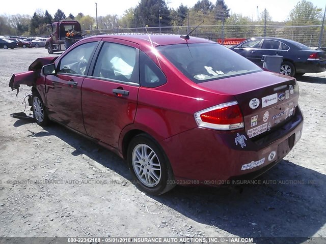 1FAHP35N09W246275 - 2009 FORD FOCUS SE RED photo 3