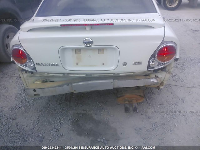 JN1DA31DX2T418961 - 2002 NISSAN MAXIMA GLE/GXE/SE WHITE photo 6