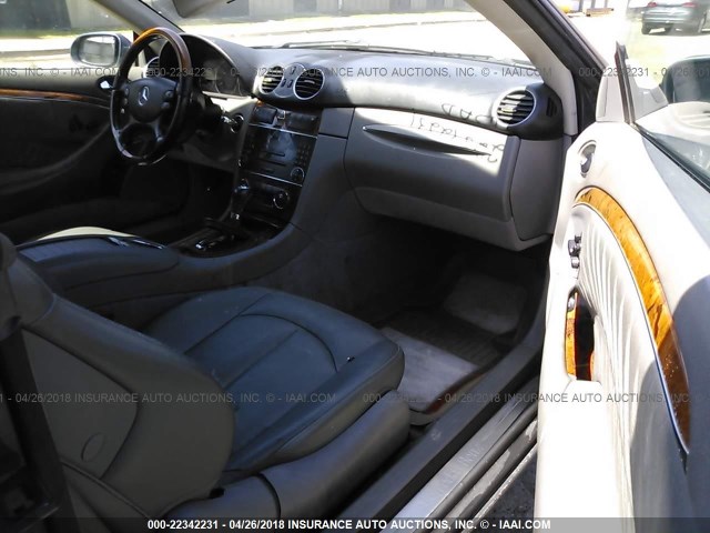 WDBTK56F27T078206 - 2007 MERCEDES-BENZ CLK 350 GRAY photo 5