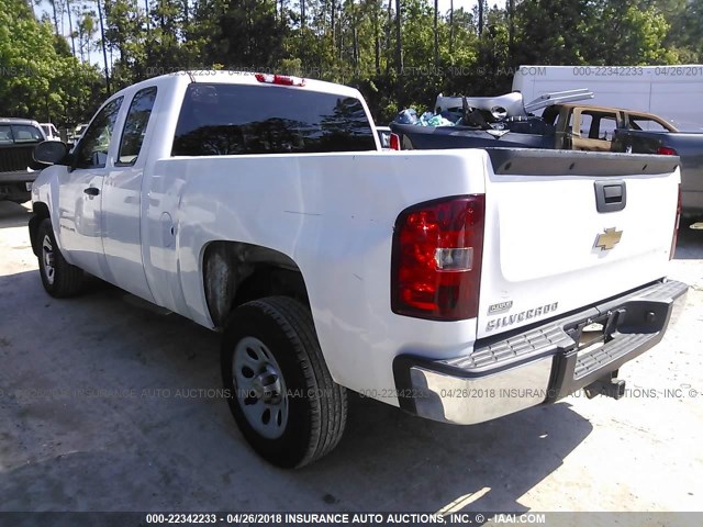 1GCEC19049Z252879 - 2009 CHEVROLET SILVERADO C1500 WHITE photo 3