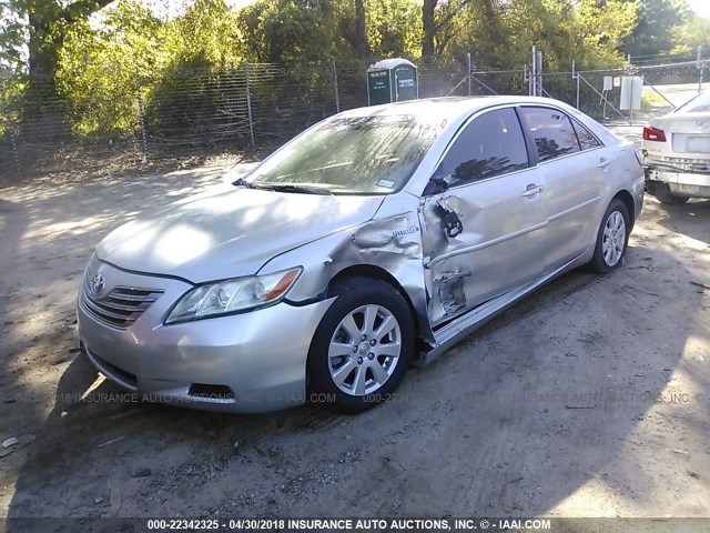 JTNBB46K973020738 - 2007 TOYOTA CAMRY NEW GENERAT HYBRID SILVER photo 2