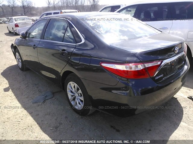 4T1BF1FK9HU301761 - 2017 TOYOTA CAMRY LE/XLE/SE/XSE შავი ფოტო 3