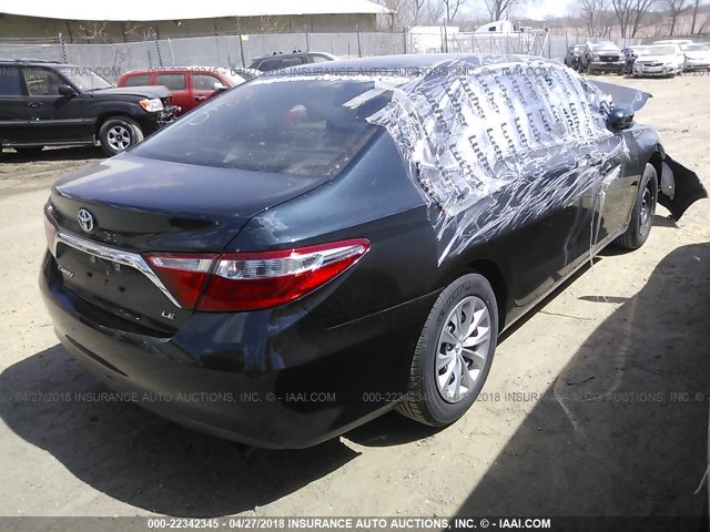 4T1BF1FK9HU301761 - 2017 TOYOTA CAMRY LE/XLE/SE/XSE შავი ფოტო 4