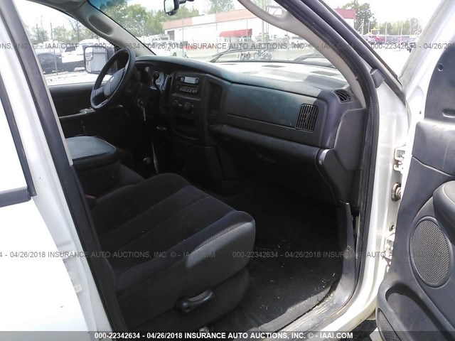 3D7KU28C14G235103 - 2004 DODGE RAM 2500 ST/SLT 白色 照片 5