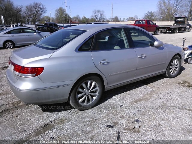 KMHFC46F96A058823 - 2006 HYUNDAI AZERA SE/LIMITED SILVER photo 4