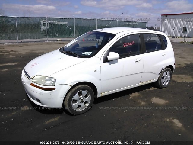 KL1TD66647B693564 - 2007 CHEVROLET AVEO LS WHITE photo 2