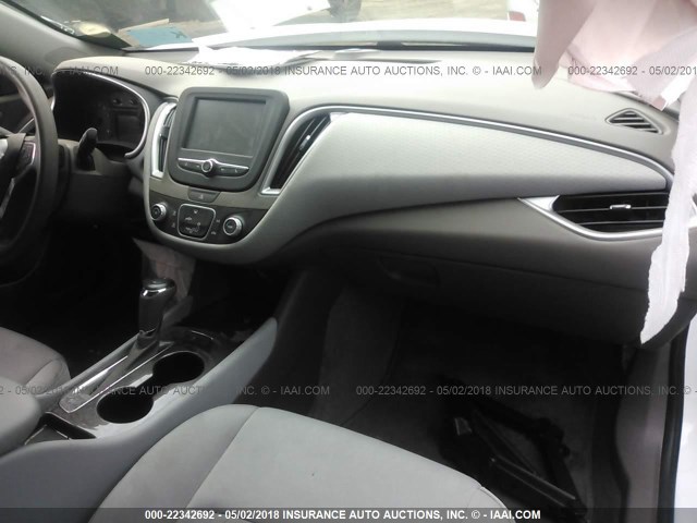 1G1ZB5ST8HF134018 - 2017 CHEVROLET MALIBU LS 白色 照片 5