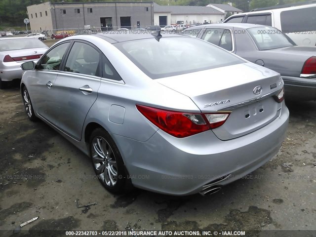 5NPEC4ABXCH326447 - 2012 HYUNDAI SONATA SE/LIMITED SILVER photo 3