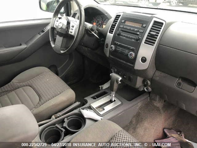 1N6AD0CW5CC445598 - 2012 NISSAN FRONTIER SV/PRO-4X SILVER photo 5