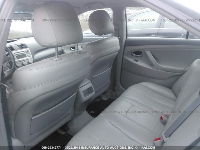 4T4BF3EK0AR001647 - 2010 TOYOTA CAMRY SE/LE/XLE ვერცხლისფერი ფოტო 8