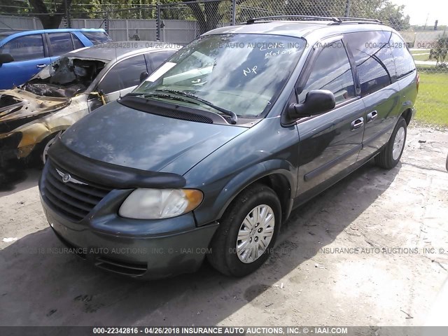 1A4GP45R56B608614 - 2006 CHRYSLER TOWN & COUNTRY  GREEN photo 2