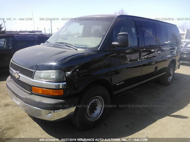 1GAHG35UX61112585 - 2006 CHEVROLET EXPRESS G3500  BLACK photo 2