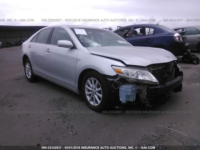 4T4BF3EK4BR091869 - 2011 TOYOTA CAMRY SILVER photo 1