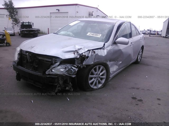 4T4BF3EK4BR091869 - 2011 TOYOTA CAMRY SILVER photo 2