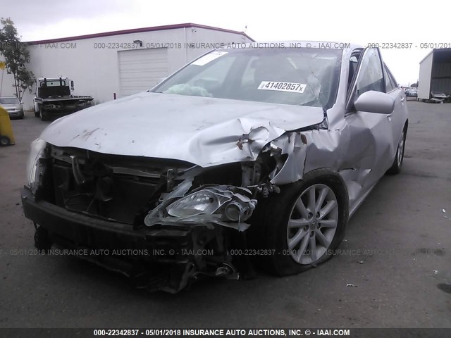 4T4BF3EK4BR091869 - 2011 TOYOTA CAMRY SILVER photo 6