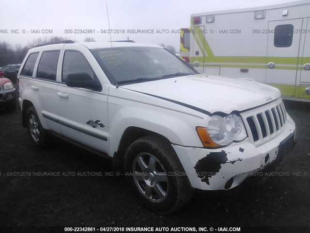 1J8GR48KX8C213977 - 2008 JEEP GRAND CHEROKEE LAREDO WHITE photo 1