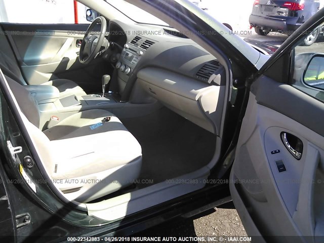 4T1BF3EK9BU581752 - 2011 TOYOTA CAMRY SE/LE/XLE GREEN photo 5