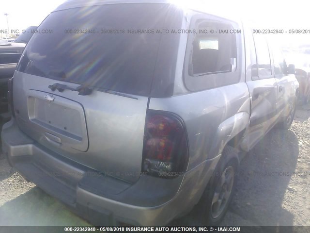 1GNES16S156104023 - 2005 CHEVROLET TRAILBLAZER EXT LS/EXT LT GRAY photo 4