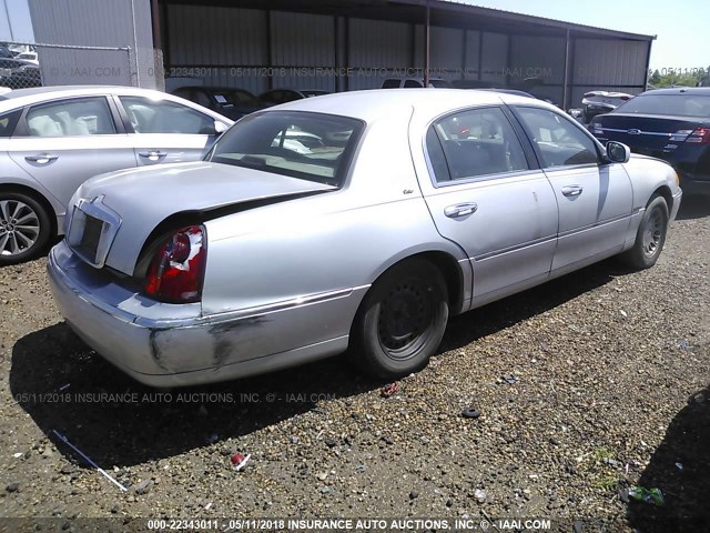 1LNHM83W8XY652751 - 1999 LINCOLN TOWN CAR CARTIER SILVER photo 4