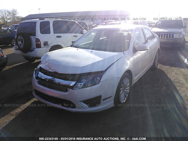 3FADP0L32AR335237 - 2010 FORD FUSION HYBRID WHITE photo 2