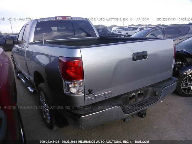 5TFRY5F16DX138622 - 2013 TOYOTA TUNDRA DOUBLE CAB SR5 SILVER photo 3