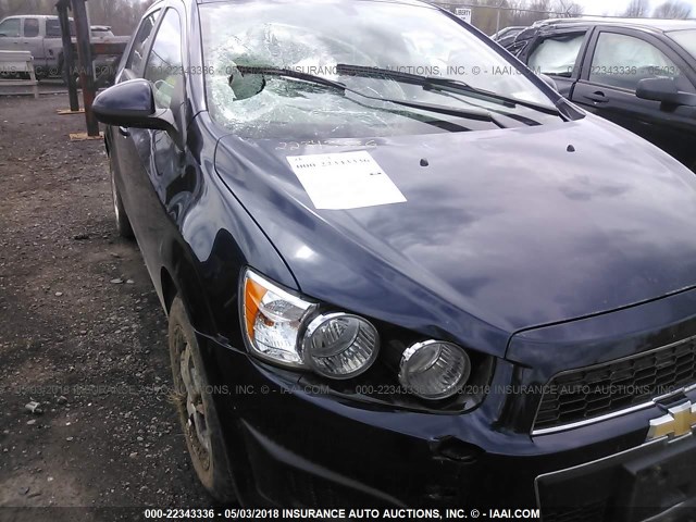 1G1JB6SH6F4164318 - 2015 CHEVROLET SONIC LS BLUE photo 6