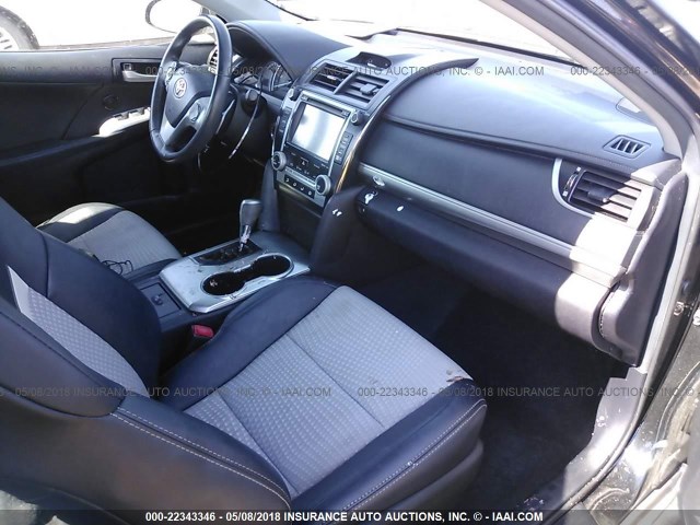 4T1BF1FK7EU359802 - 2014 TOYOTA CAMRY L/SE/LE/XLE 黑色 照片 5
